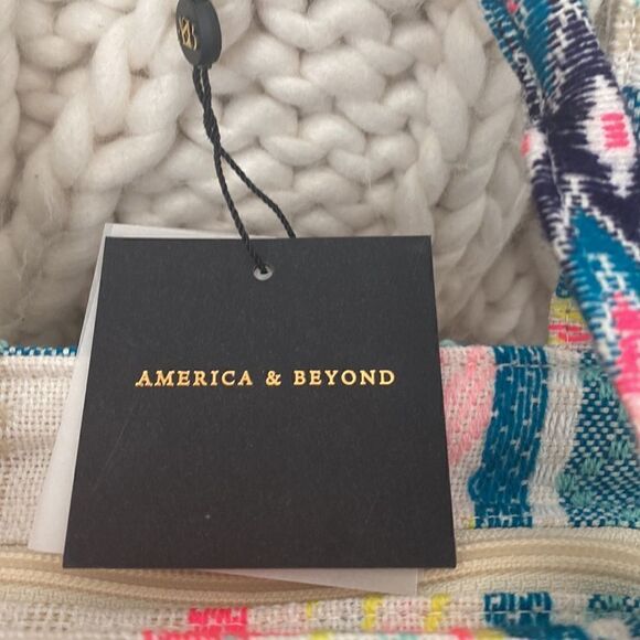 America & Beyond Daphne Small Tote NWT - Picture 6 of 10